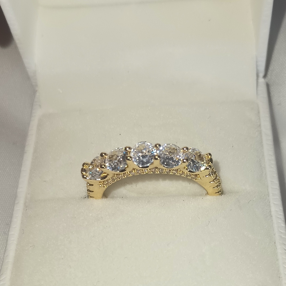 Elegant Gold and Silver Women's Ring